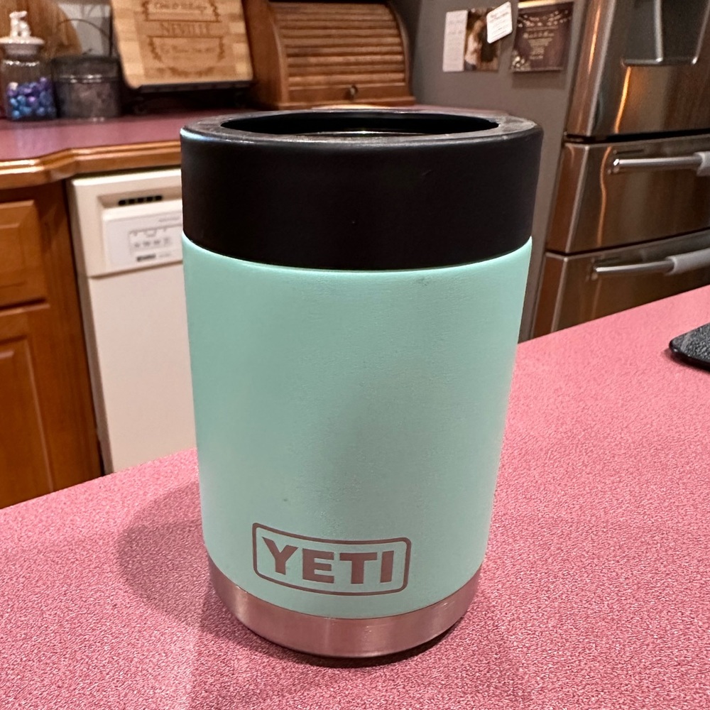 Yeti Coozie